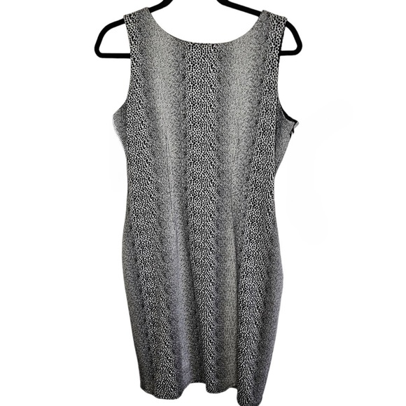 Nine West Dresses & Skirts - Nine West Snakeskin Print Sheath Crew Neck Dress Size 10
